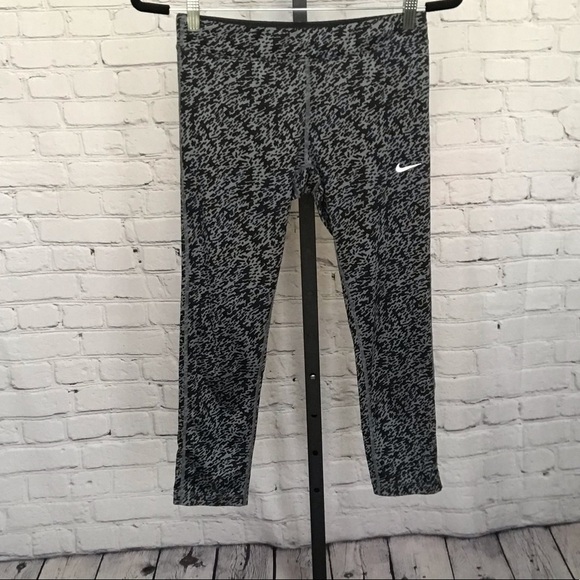 Nike Dri Fit Grey Printed 3/4 Leggings - Picture 1 of 3